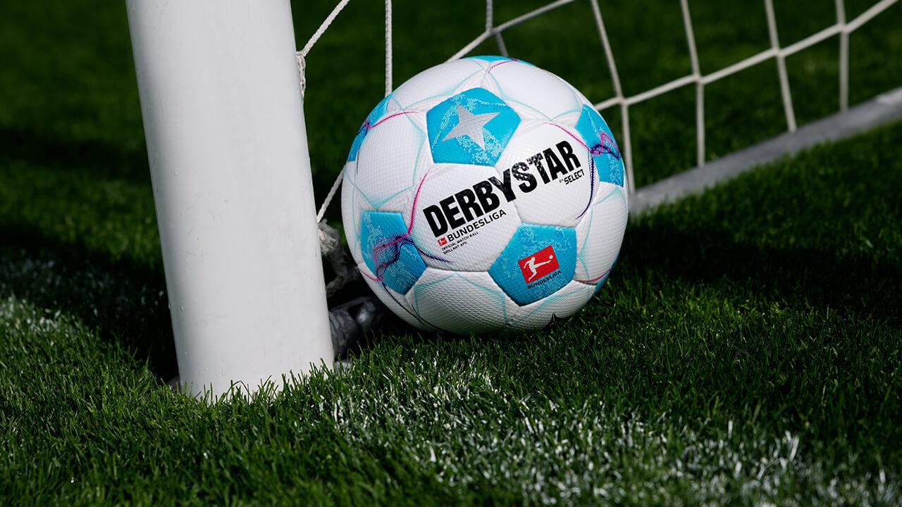 Analyzing Team Form and Player Performances in Bundesliga